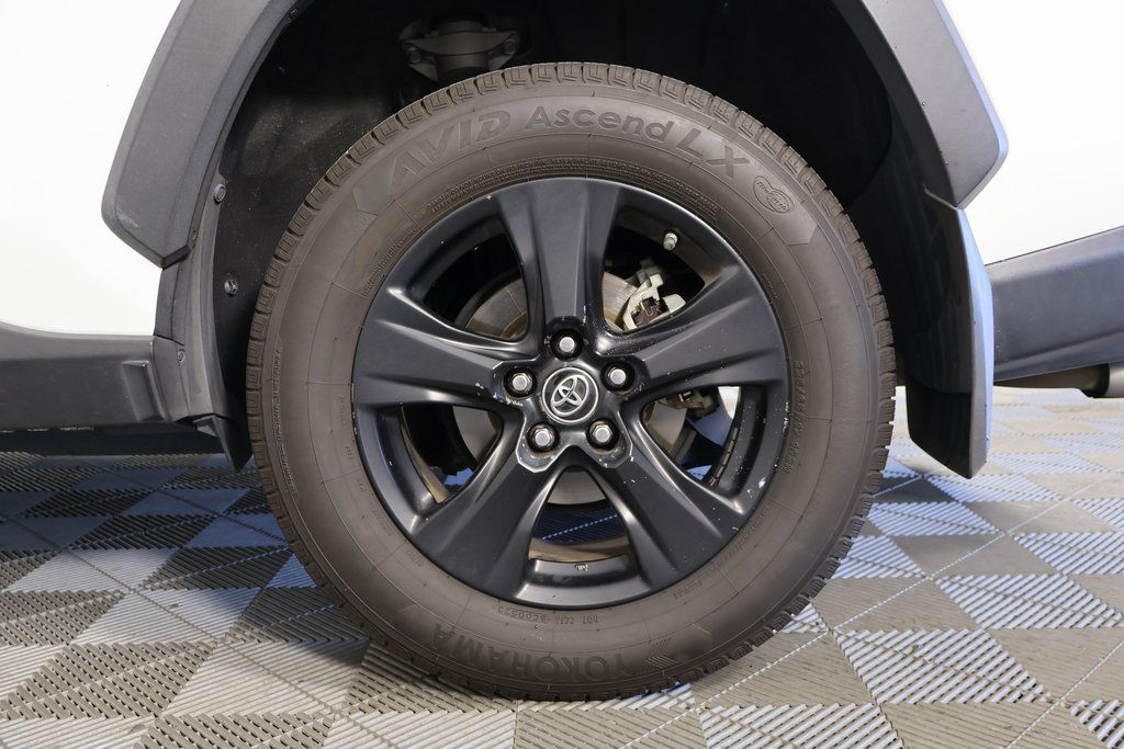 Thumbnail: 2019 Toyota RAV4 - 16