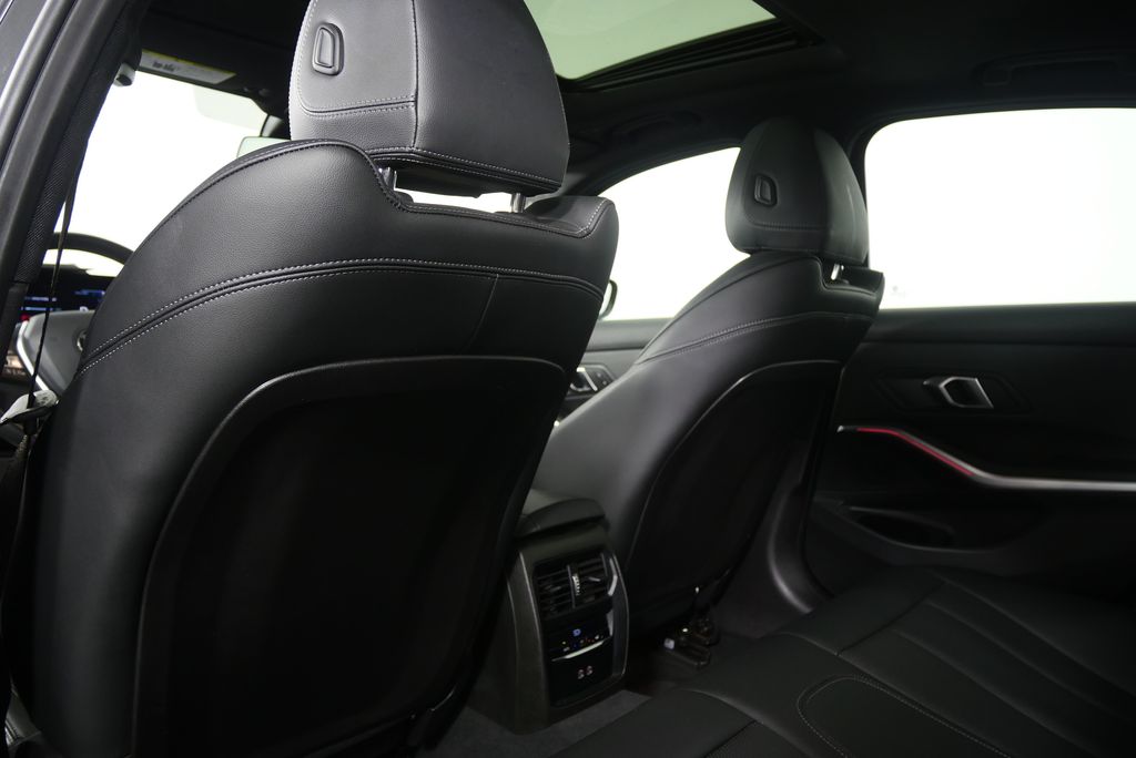 Thumbnail: 2024 BMW 3 Series - 18