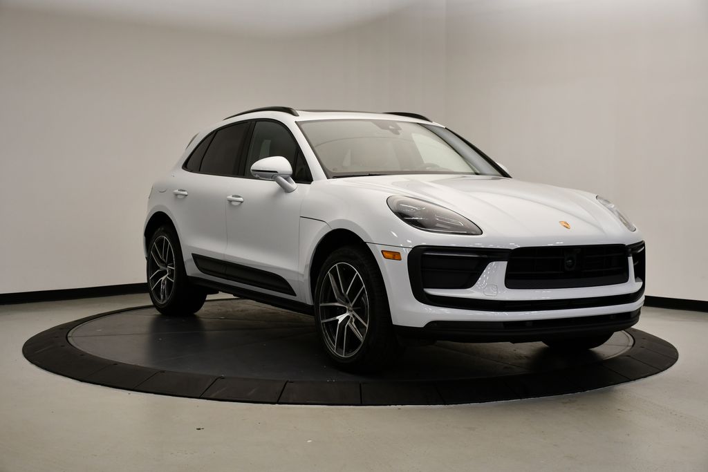 Thumbnail: 2025 Porsche Macan - 9
