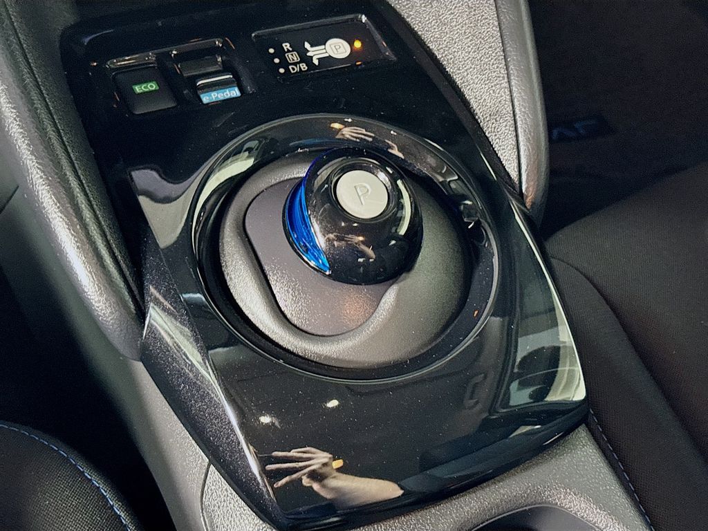 2024 Nissan Leaf SV Plus