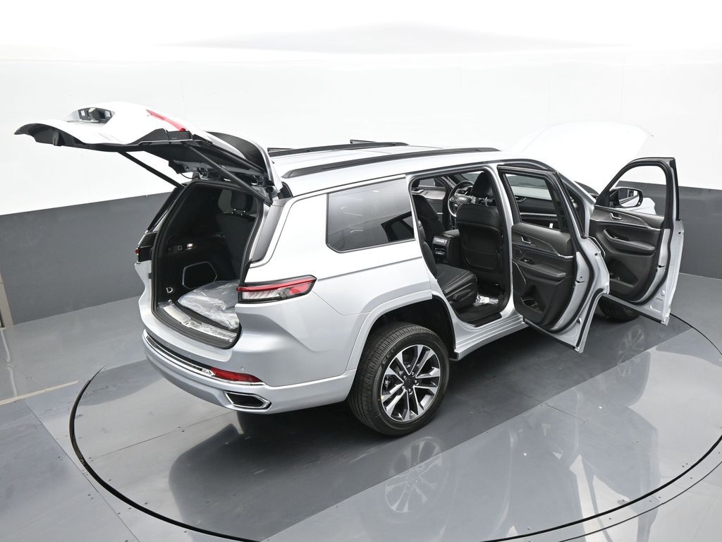 Used 2024 Silver Zynith Jeep Overland image 62