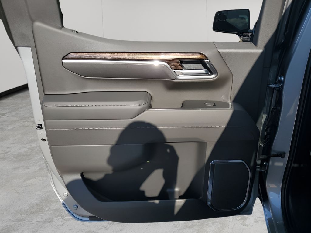 New 2026 Silver GMC Elevation image 17