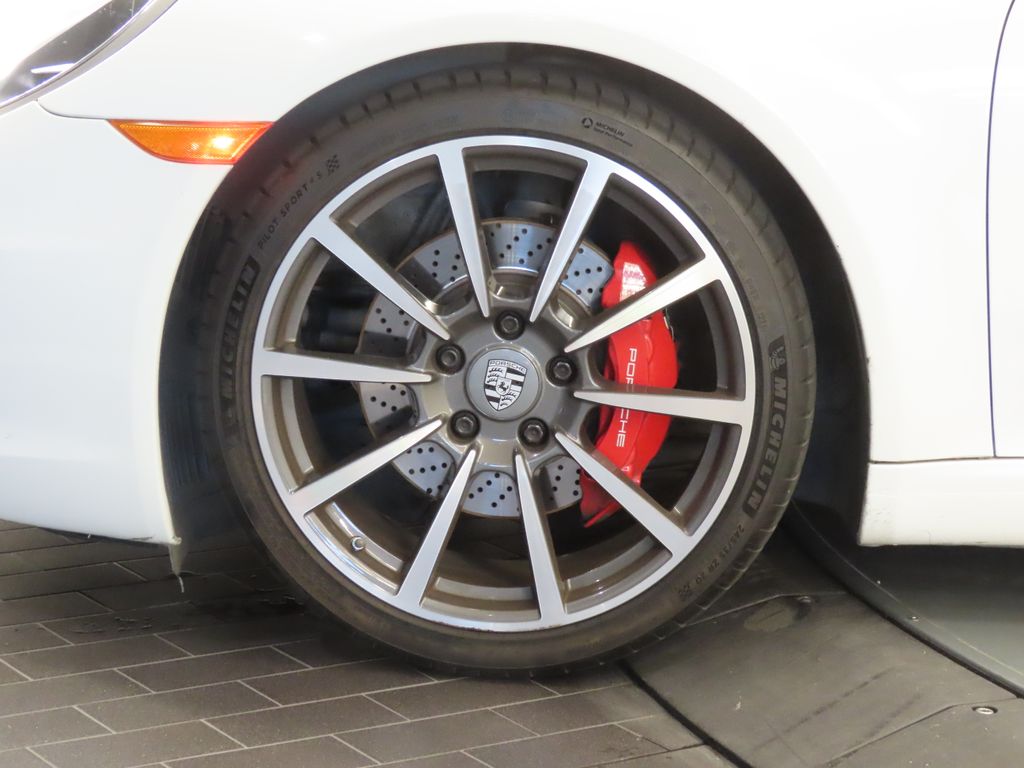 Thumbnail: 2014 Porsche 911 - 19