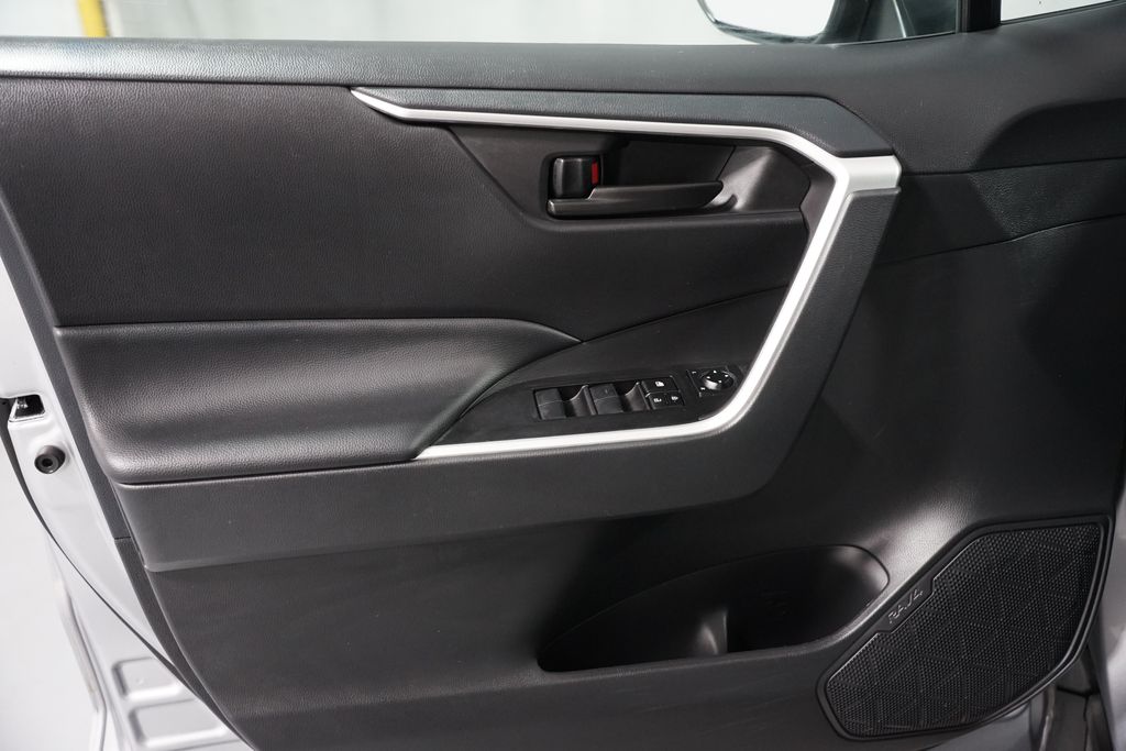 Thumbnail: 2023 Toyota RAV4 - 28