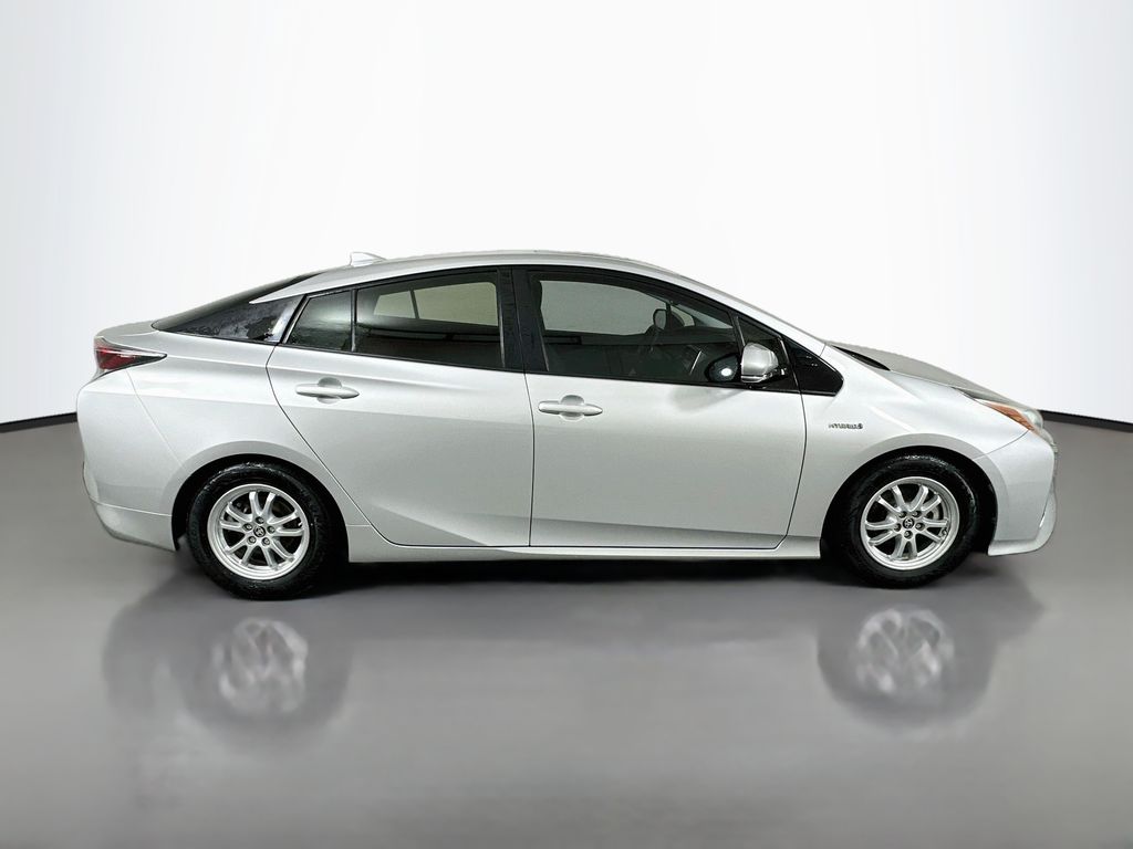 Thumbnail: 2016 Toyota Prius - 4