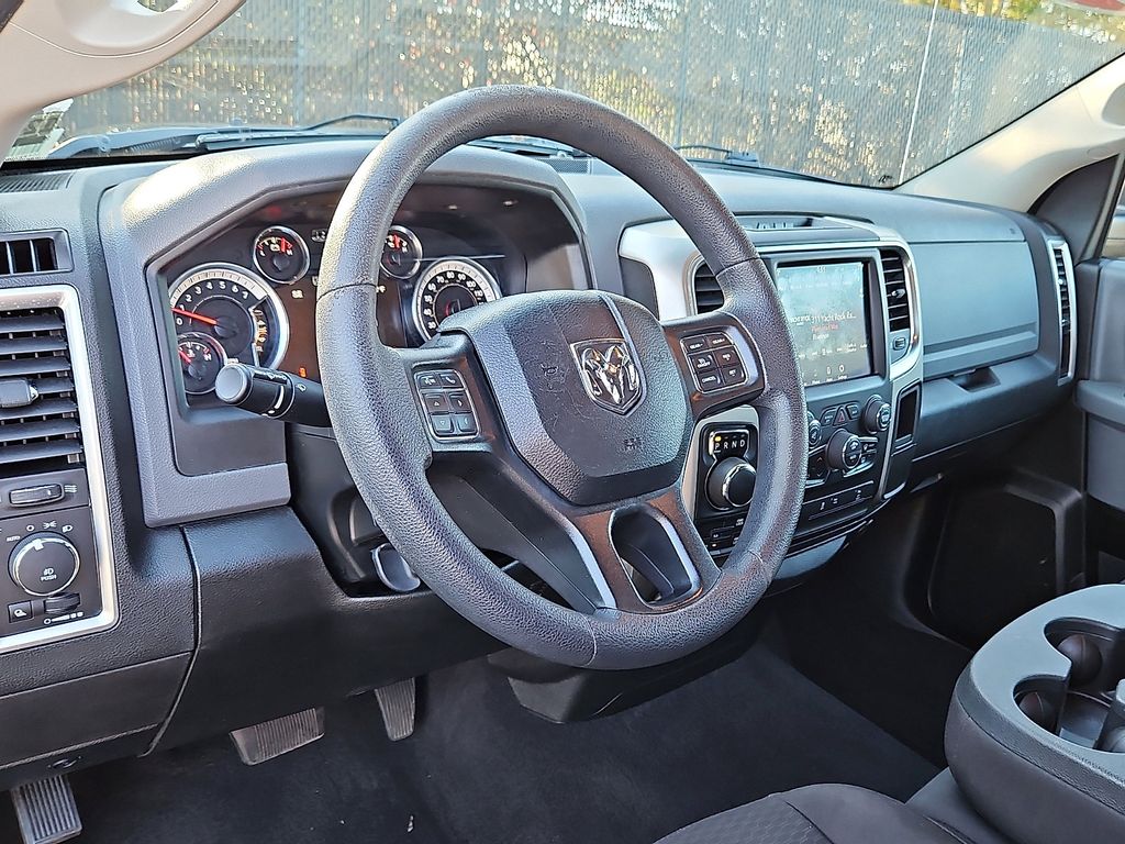 Thumbnail: 2019 RAM 1500 Classic - 23