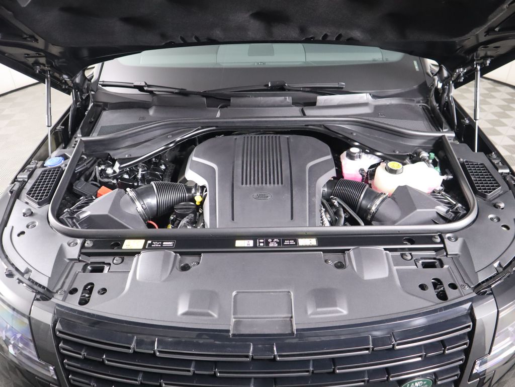 Thumbnail: 2025 Land Rover Range Rover - 31