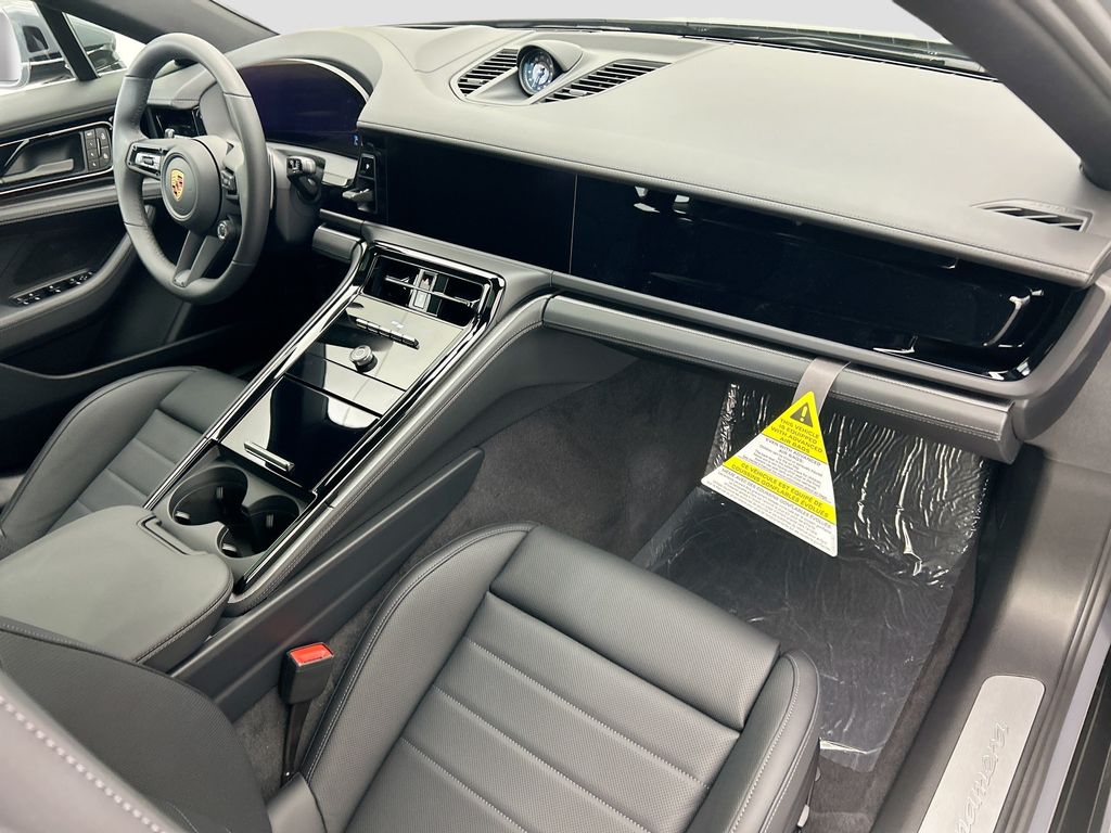 Thumbnail: 2026 Porsche Panamera - 20