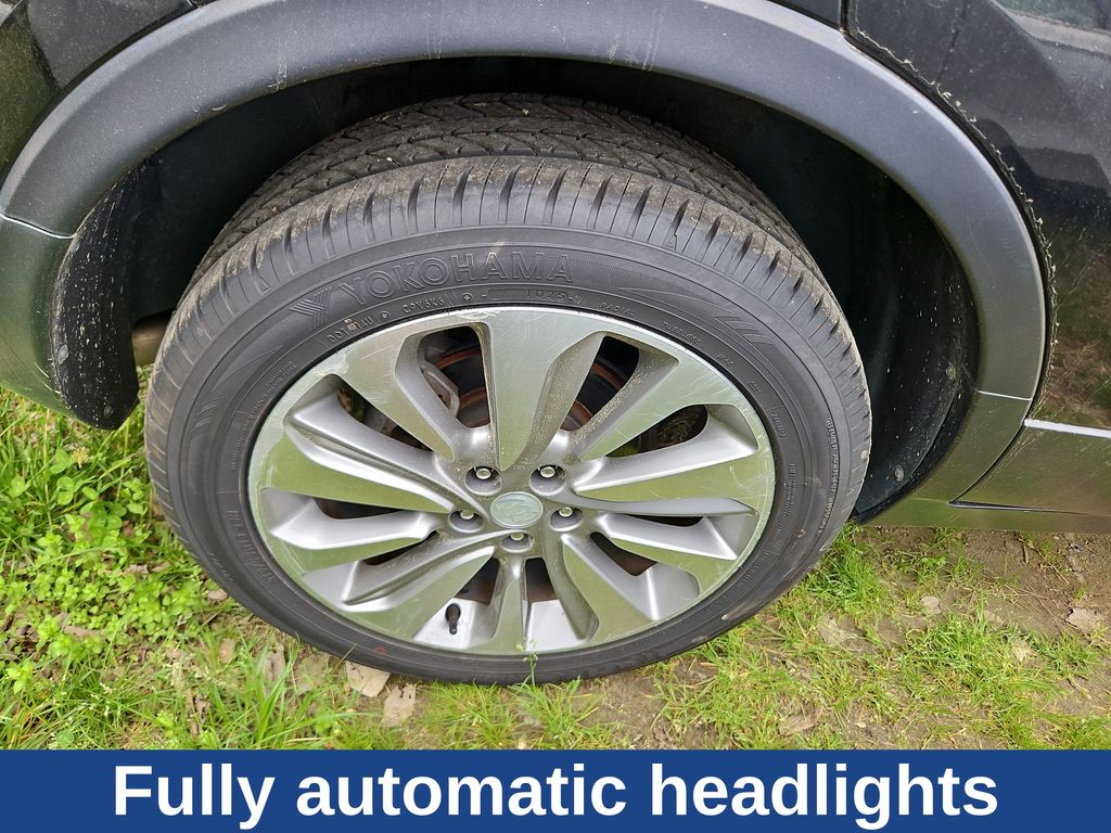 View vehicle photo 7