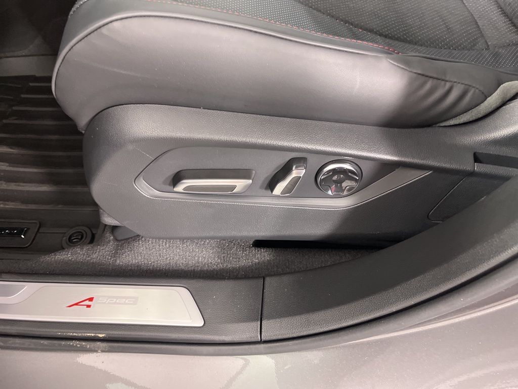 Thumbnail: 2026 Acura RDX - 26