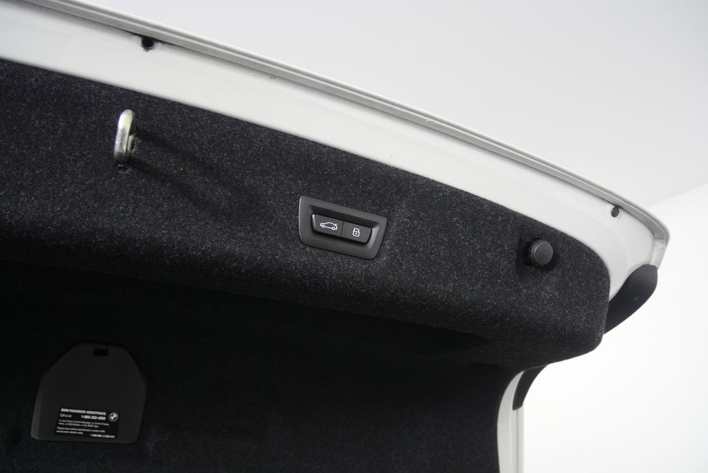 Thumbnail: 2025 BMW 3 Series - 18