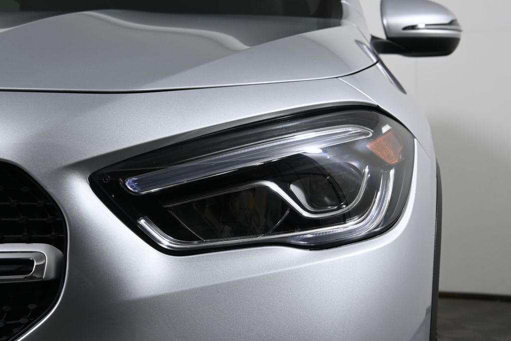 Thumbnail: 2022 Mercedes-Benz GLA - 10
