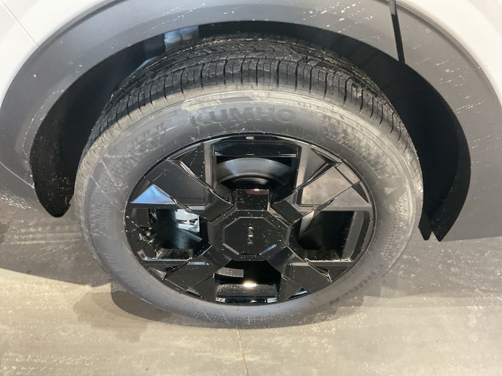 New 2026 White Kia X-Line image 21