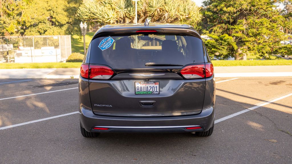 Used 2017 Chrysler Pacifica Touring L 4D Passenger Van