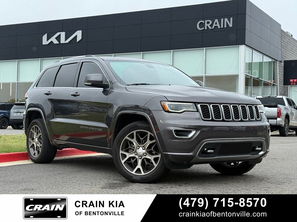 Crystal Metallic 2018 Jeep Grand Cherokee SUV / Crossover Four-Wheel Drive 8-Speed Automatic