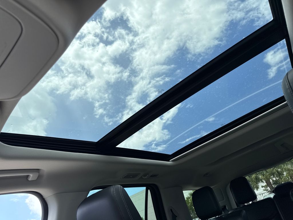 2025 Agate Black Metallic Ford Expedition Platinum 4X4 SUV
