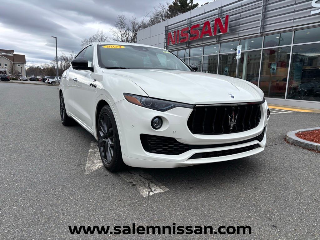White 2024 Maserati Levante GT AWD SUV / Crossover All-Wheel Drive 8-Speed Automatic
