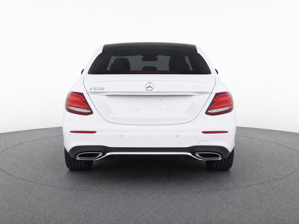 Thumbnail: 2019 Mercedes-Benz E-Class - 32