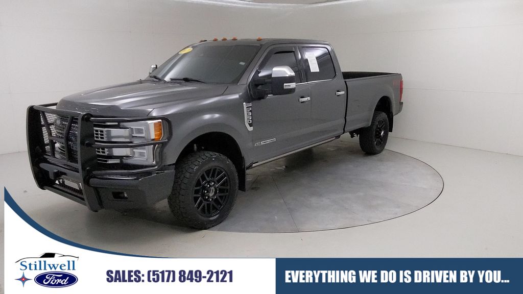  2017 Ford F-350 Super Duty Platinum Crew Cab 4WD   
