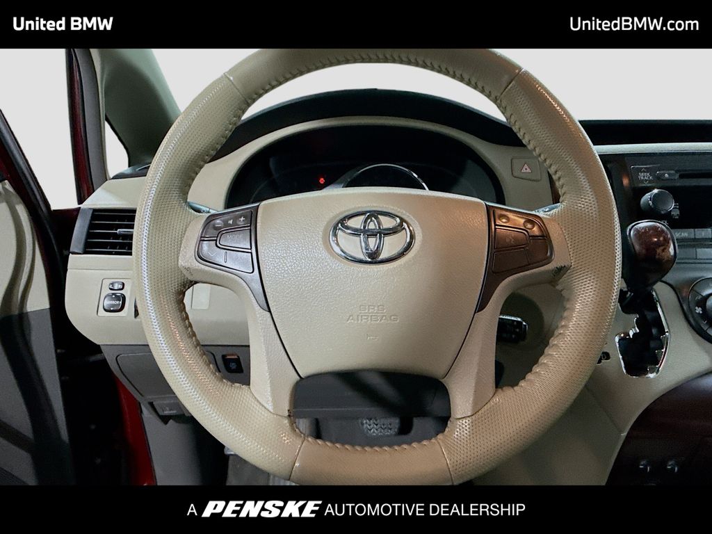 Thumbnail: 2011 Toyota Sienna - 6