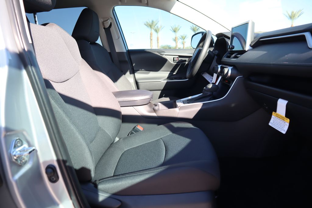 Thumbnail: 2025 Toyota RAV4 - 19