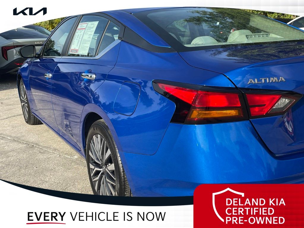 2025 Nissan Altima SV - Photo 16