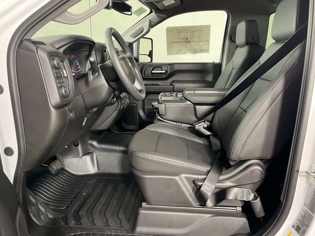 Thumbnail: 2026 Chevrolet Silverado 2500 - 21