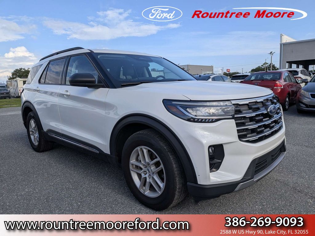 White Metallic 2025 Ford Explorer SUV / Crossover Rear-Wheel Drive Automatic