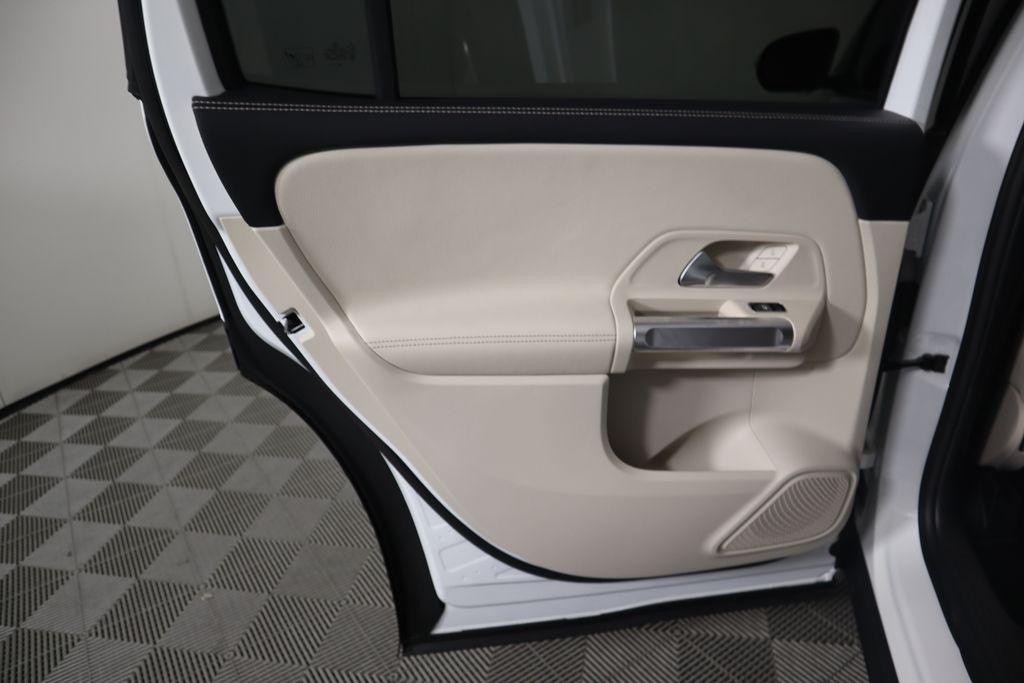 Thumbnail: 2025 Mercedes-Benz GLB - 26