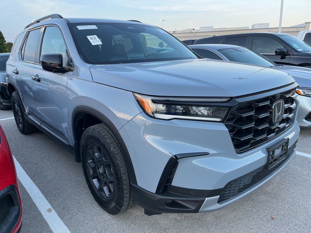 Thumbnail: 2023 Honda Pilot - 2