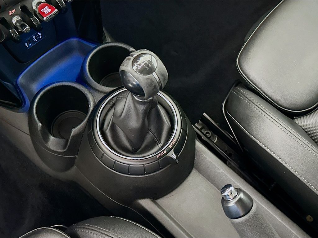 Thumbnail: 2015 MINI Cooper - 15