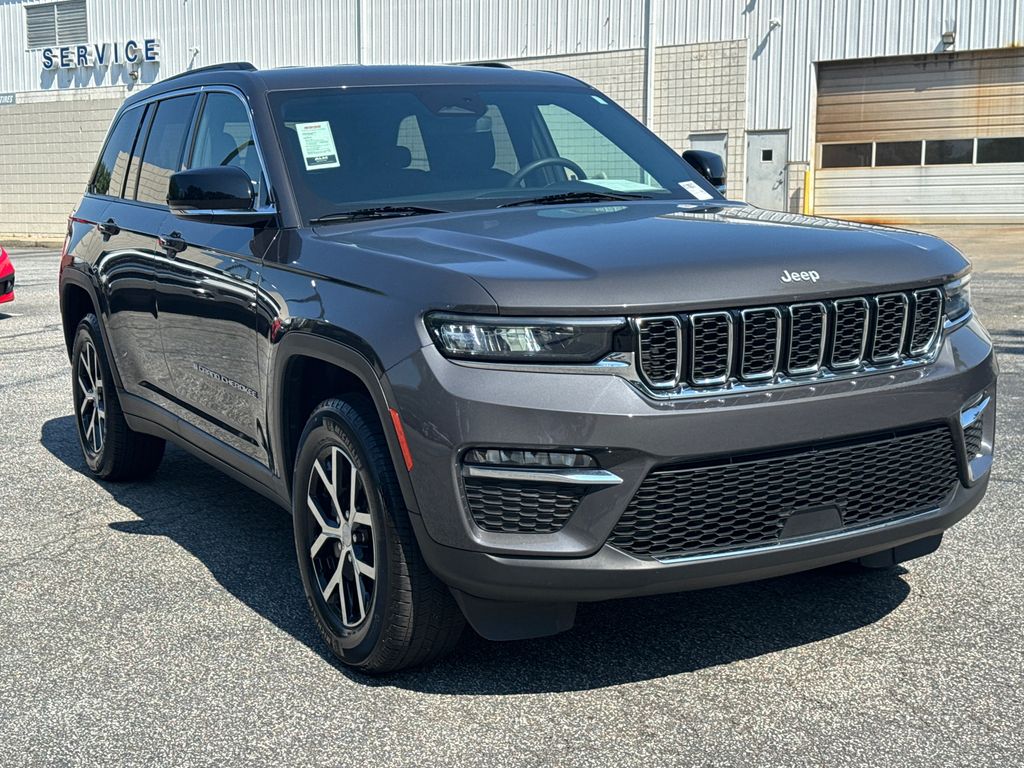 2024 Jeep Grand Cherokee Limited photo 3