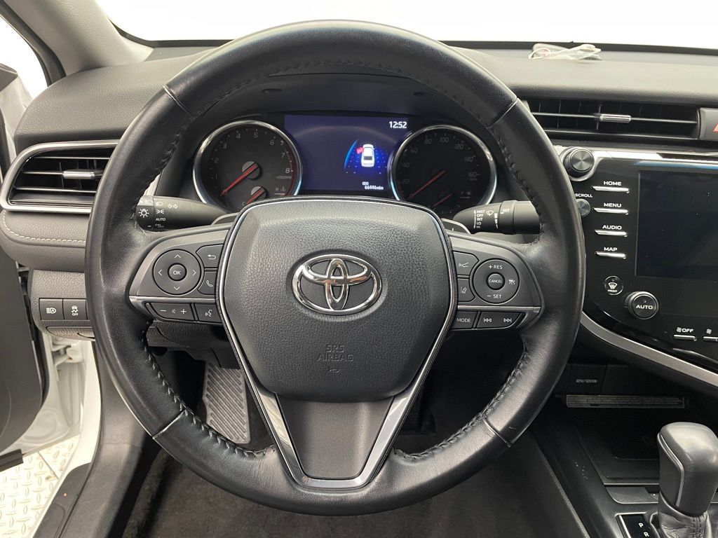 2019 Toyota Camry XSE 18