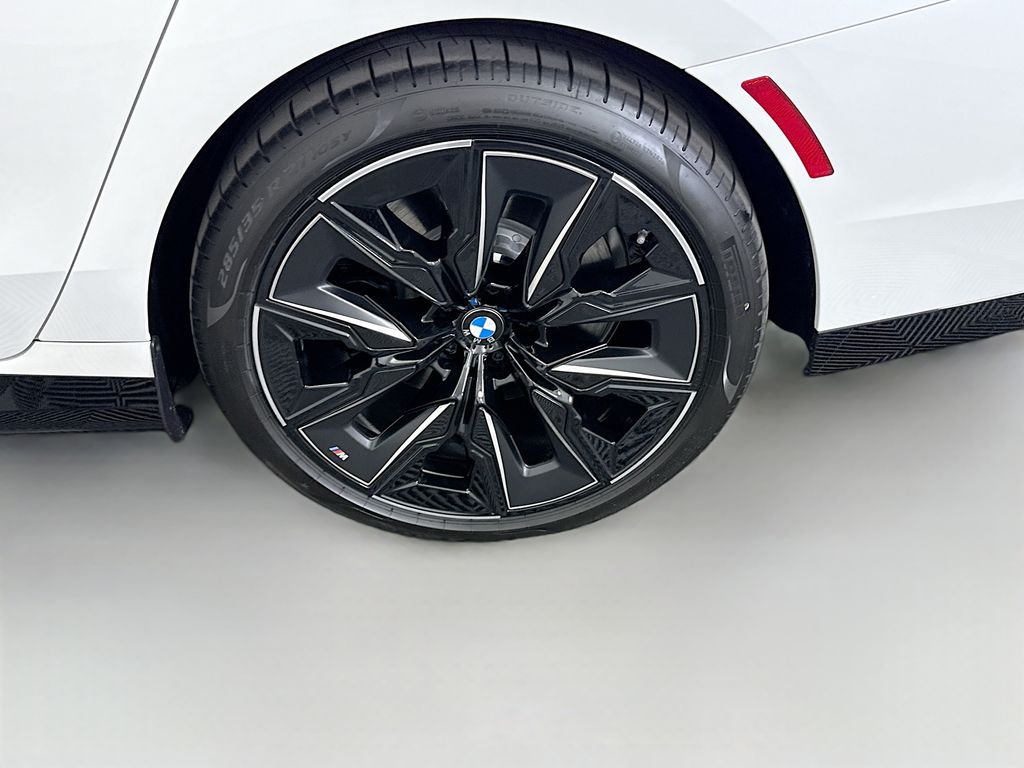Thumbnail: 2026 BMW i7 - 30