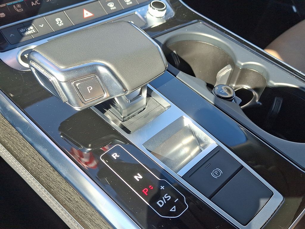 Thumbnail: 2023 Audi Q7 - 15