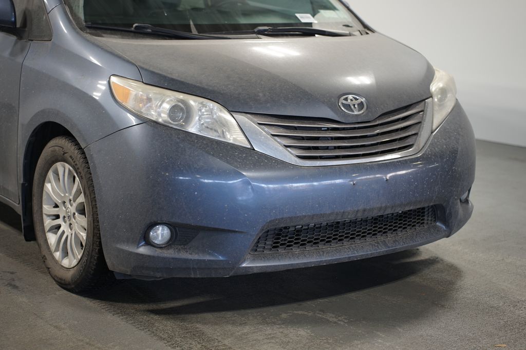 2016 Toyota Sienna XLE Premium 4