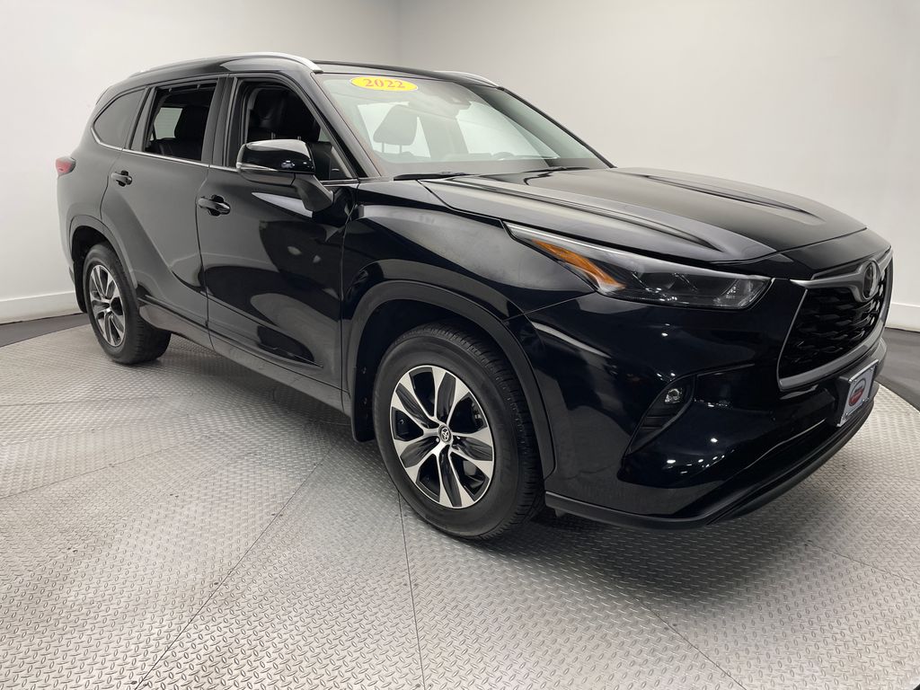 2022 Toyota Highlander XLE 3