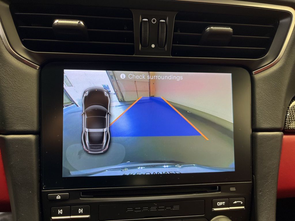 Thumbnail: 2019 Porsche 911 - 24