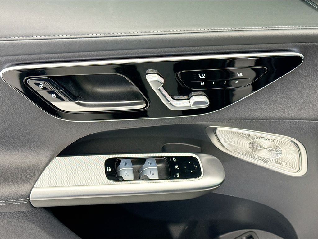 Thumbnail: 2023 Mercedes-Benz GLC - 22