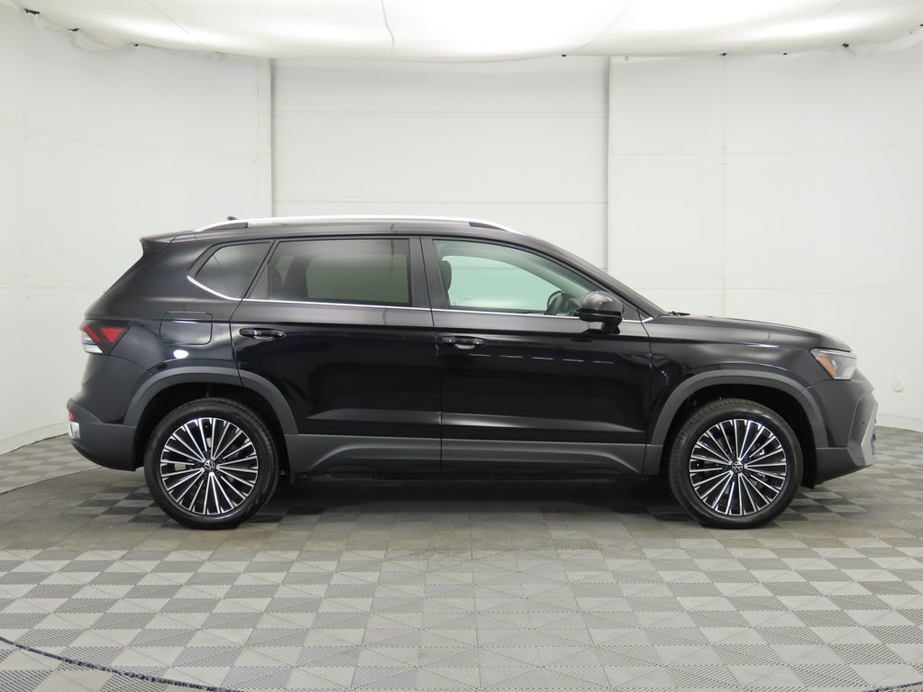 2025 Volkswagen Taos SE 5