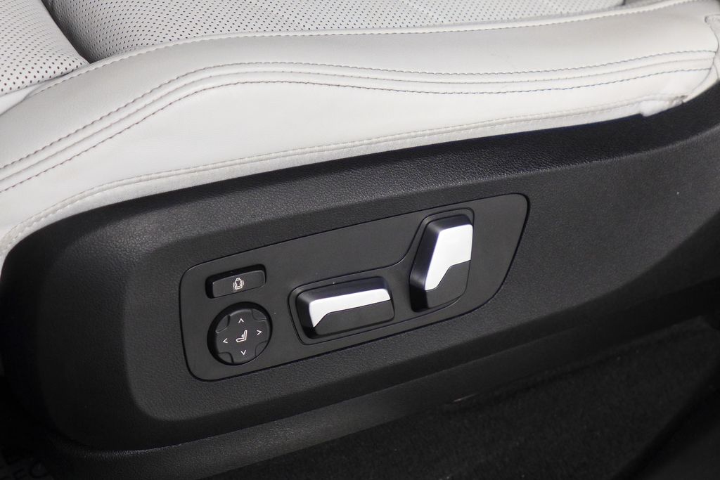 Thumbnail: 2023 BMW X5 - 22