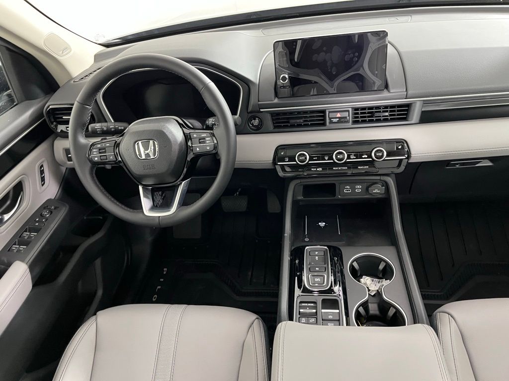 Thumbnail: 2025 Honda Pilot - 15