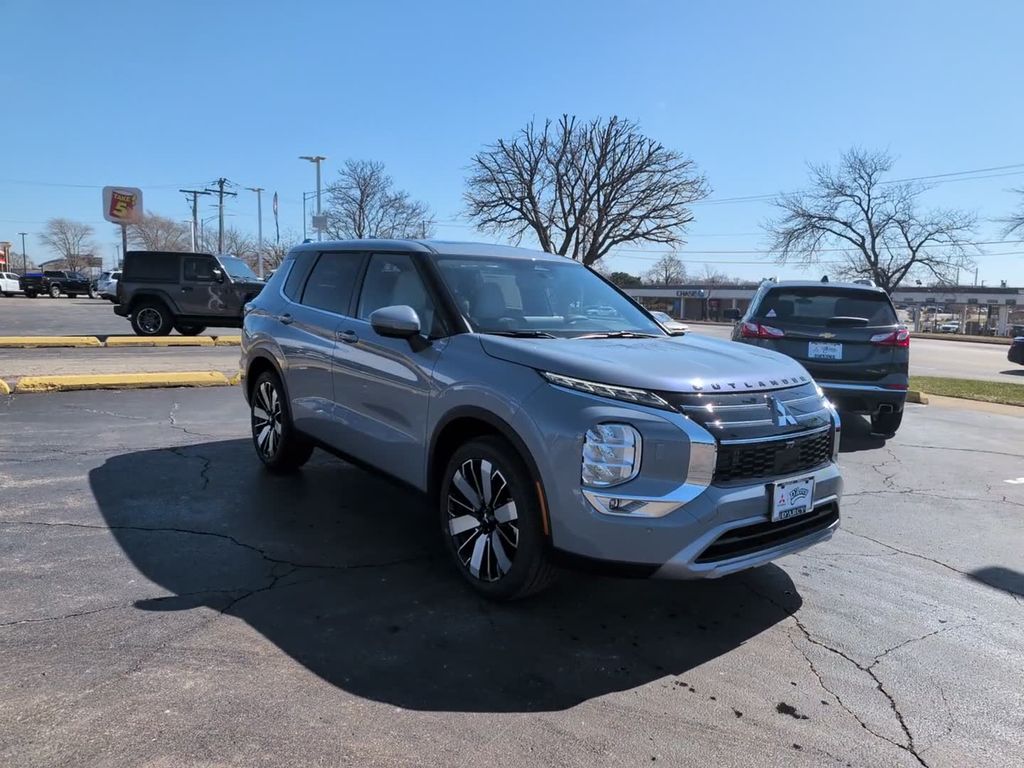 New 2026  Mitsubishi SE image 4