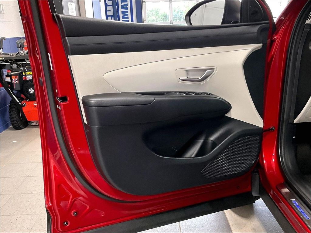 2025 Hyundai Tucson Hybrid — photo 9