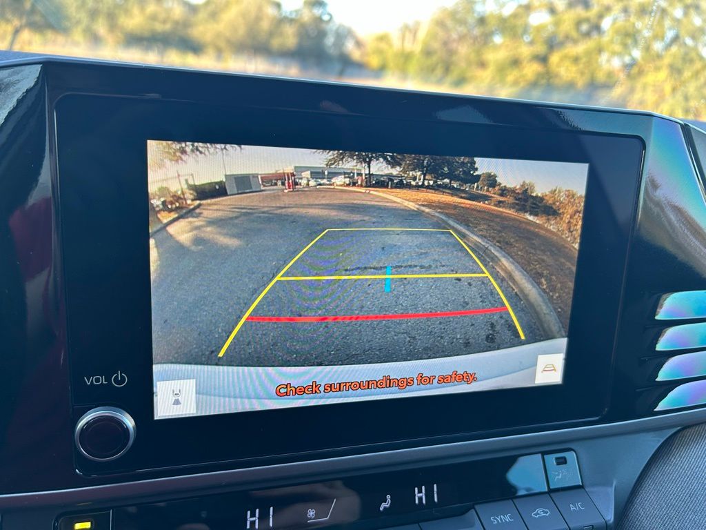 Thumbnail: 2025 Toyota Camry - 24