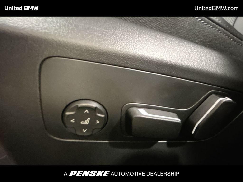 Thumbnail: 2026 BMW 5 Series - 12