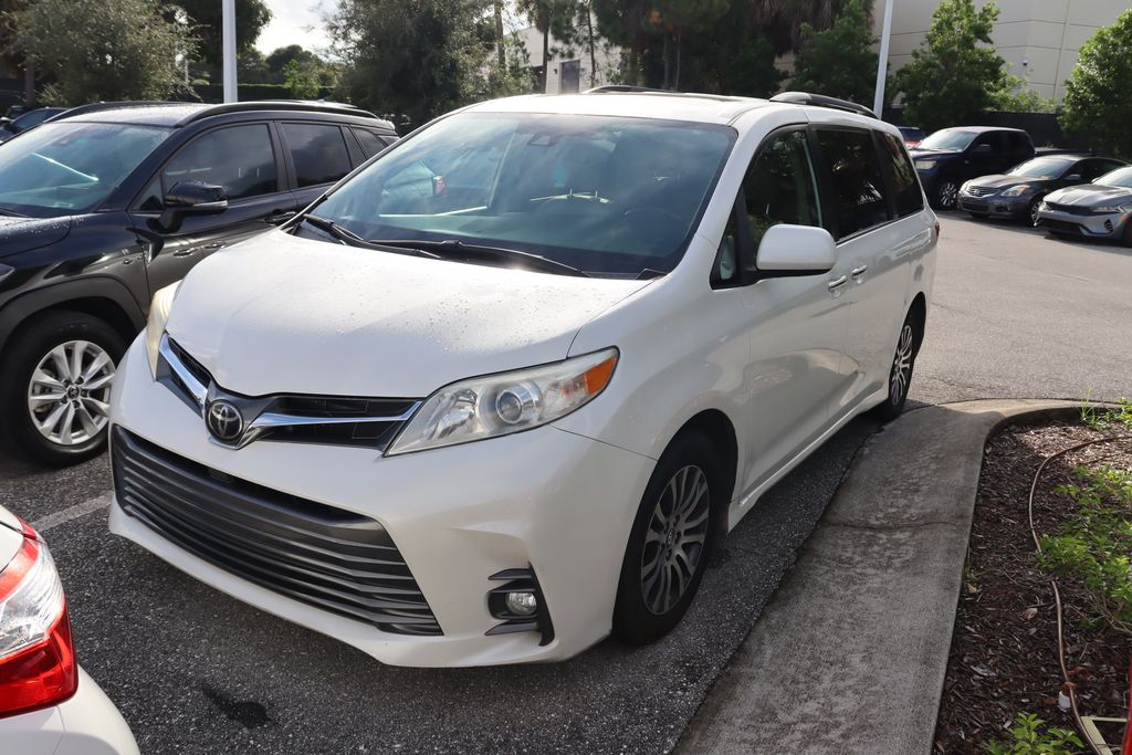 Thumbnail: 2020 Toyota Sienna - 1