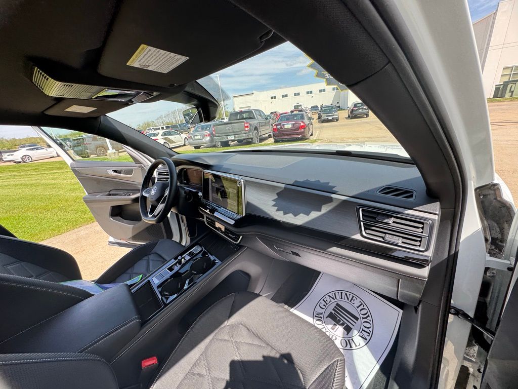 Used 2025 Volkswagen Atlas Cross Sport SUV