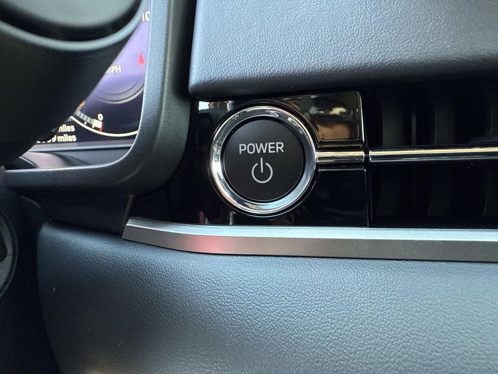 2025 Mitsubishi Outlander Plug-in Hybrid SE - Photo 28