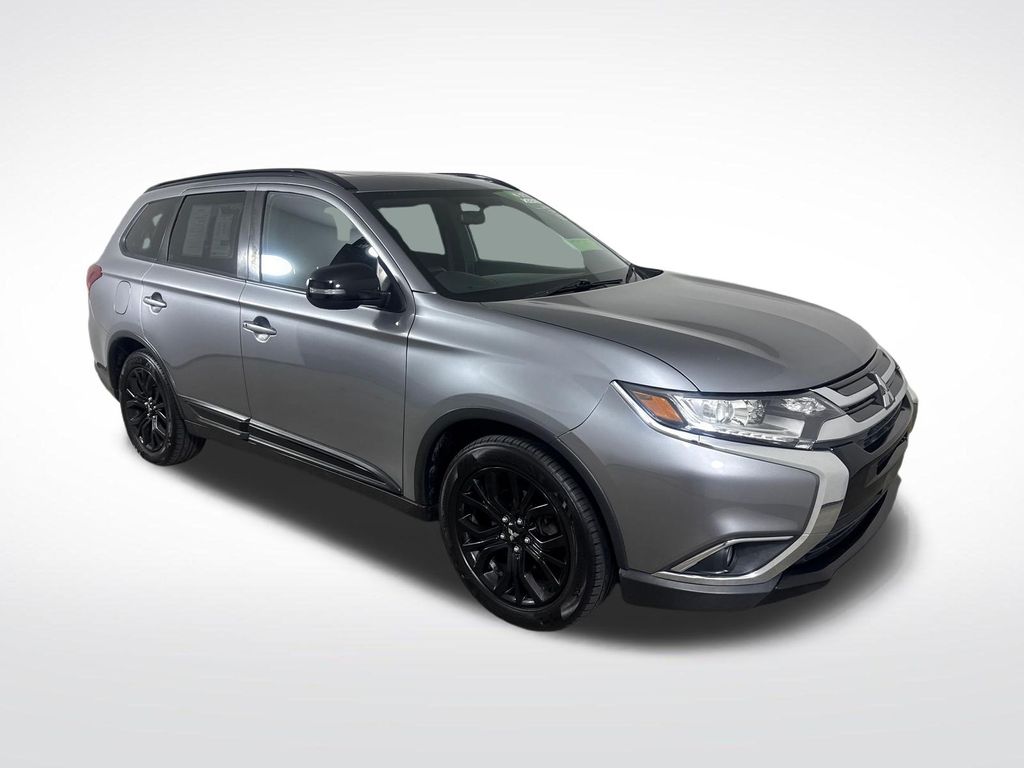 Mercury Gray Metallic 2018 Mitsubishi Outlander SUV / Crossover Front-Wheel Drive Continuously Variable Transmission